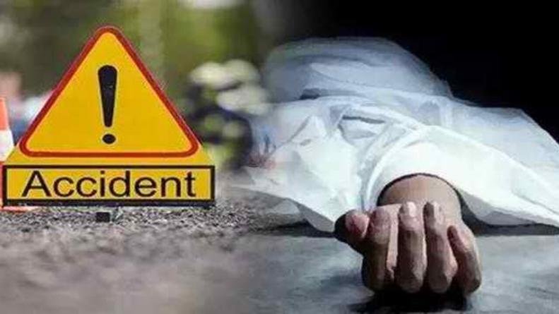 अनियंत्रित डंपर की टक्कर से युवक की मौत, दोस्त की हालत गंभीर