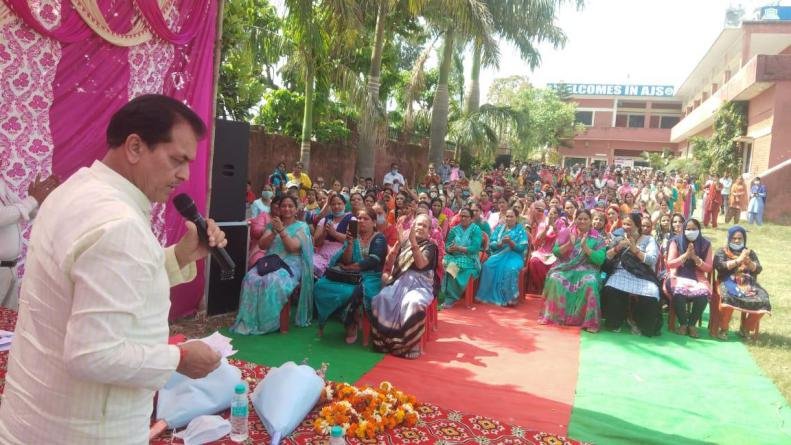 स्पीकर अग्रवाल ने सड़कों के लिए विधायक निधि से 19 लाख रु. देने की घोषणा की
