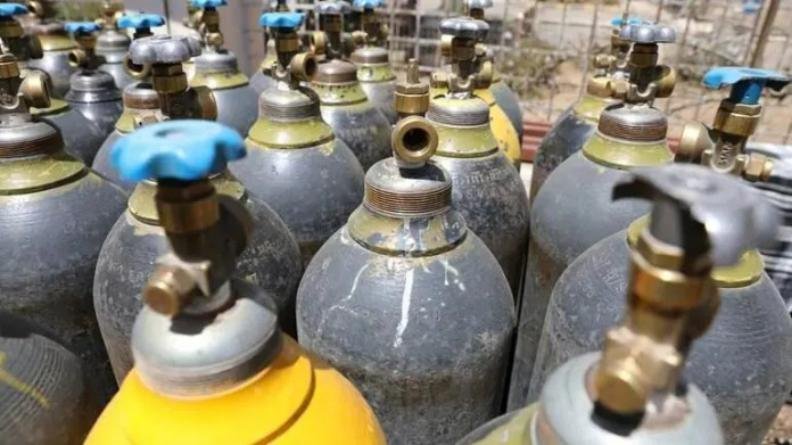 आक्सीजन की कमी के कारण दिल्ली उत्तर प्रदेश और हरियाणा के बीच छिड़ी जंग