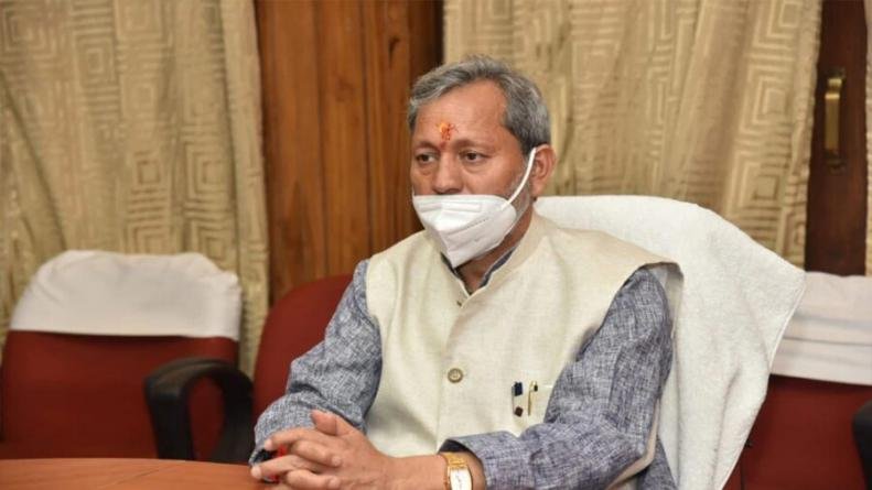दिल्ली में तीन दिवसीय दौरे में प्रधानमंत्री और केंद्रीय मंत्रियों से मुलाकात के बाद मुख्यमंत्री तीरथ सिंह रावत देर शाम देहरादून पहुंचे