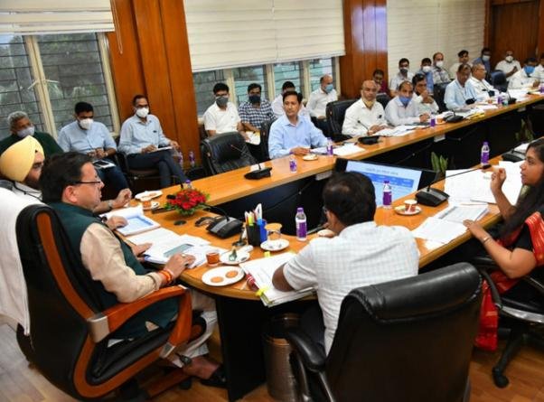 मुख्यमंत्री पुष्कर सिंह धामी ने कहा- बिजली चोरी और लाइन लास रोकने के लिए अधिकारियों की जवाबदेही तय की जाए