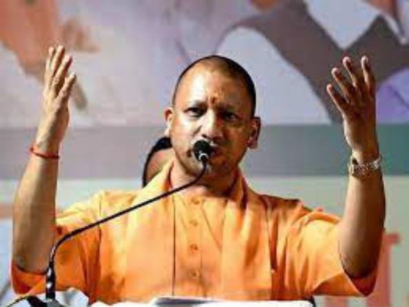 गोरखपुर आए सीएम योगी आदित्यनाथ ने प्रदेश के 90 हजार नौजवानों को बहुत जल्द नौकरी देने का किया ऐलान