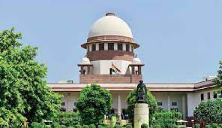 पेगासस पर ममता सरकार को झटका, सुप्रीम कोर्ट ने बंगाल की जांच कमेटी पर लगाई रोक