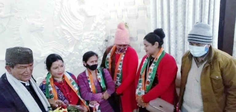 दर्जनों नेताओं ने भाजपा छोड़ कांग्रेस की सदस्यता ग्रहण की