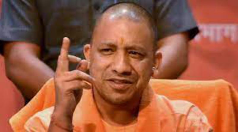 दो दिवसीय दौरे पर गोरखपुर आए मुख्यमंत्री योगी आदित्यनाथ, कई कार्यक्रमों में होंगे शामिल