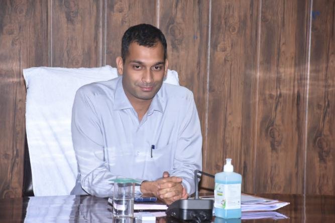 जिलाधिकारी अभिषेक रुहेला ने चारधाम यात्रा मार्ग पर स्वच्छता बनाये रखने के साथ ही धाम परिसर एवं स्नान घाटों में बड़े कूड़ेदान लगाने को कहा