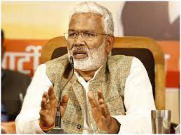जलशक्ति मंत्री स्वतंत्र देव सिंह ने नवंबर तक हर घर जल योजना अभियान चलाने के आधिकारियों को दिए निर्देश