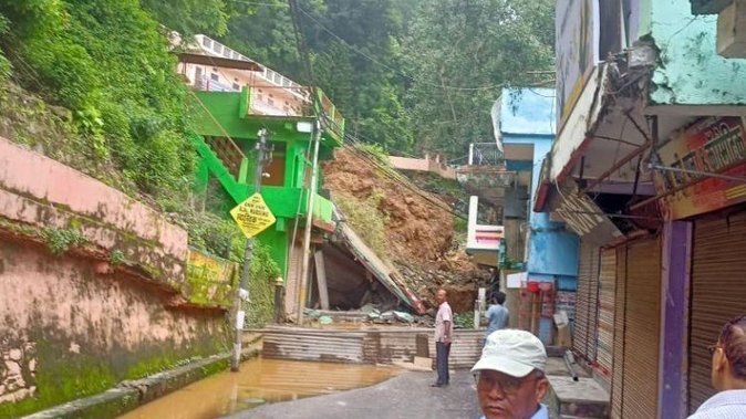 पिथौरागढ़ में अतिवृष्टि से तबाही, मल्ला दारमा में बेली ब्रिज बहा, सीएम ने आपदा प्रभावितों से की बात