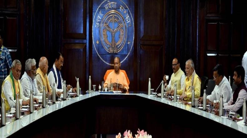 यूपी में युवाओं को दो करोड़ टैबलेट व स्मार्टफोन मिलने का रास्ता साफ, स्वामी विवेकानंद युवा सशक्तीकरण योजना को योगी कैबिनेट ने मंजूरी दी