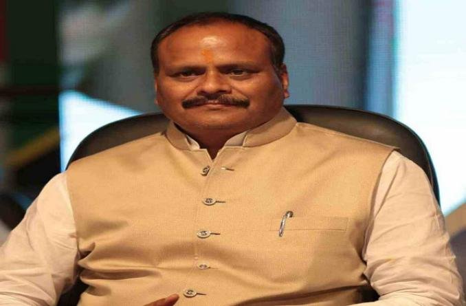 डिप्टी सीएम ब्रजेश पाठक ने सभी सीएमओ और प्राचार्यों को दिए निर्देश, अस्पताल में भर्ती मरीजों की सेहत का हाल लें