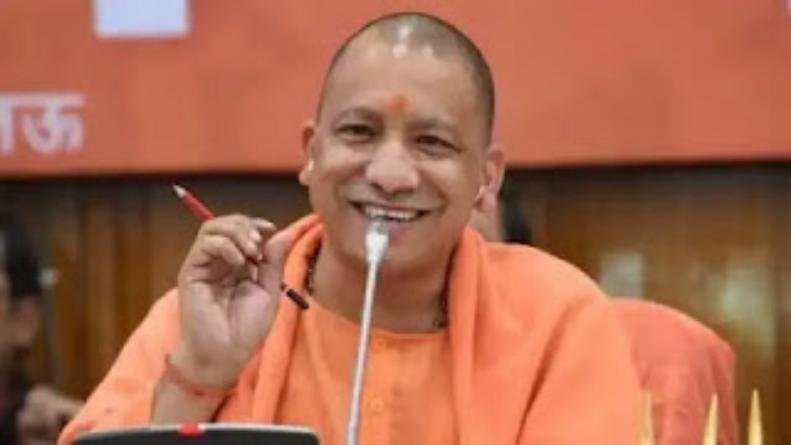 यूपी के 22 लाख सरकारी कर्मचारियों-पेंशनरों को सीएम योगी देंगे तोहफा, पढ़िए पूरी खबर