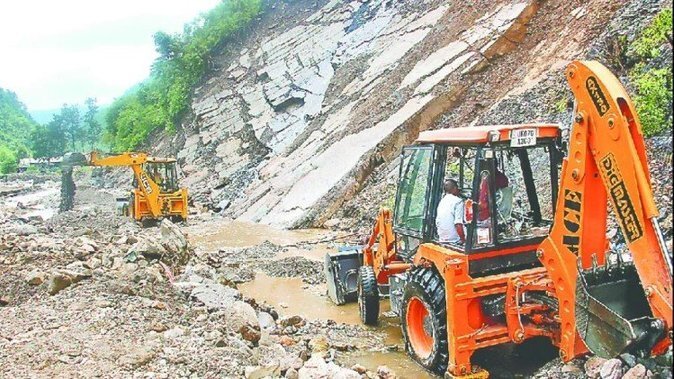 सरखेत से आगे भैंसवाड़ा तक शुरू हुई आवाजाही, राहत कार्यों में आई तेजी