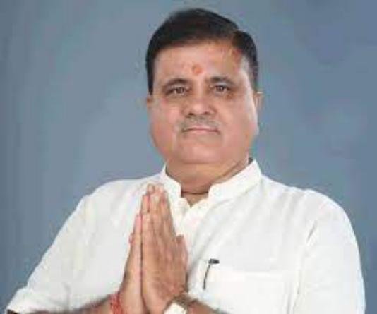 घर-घर तिरंगा अभियान को लेकर उत्तराखंड भाजपा के प्रदेश अध्यक्ष महेंद्र भट्ट की ओर से धारा पुलिस चौकी में तहरीर दी गई