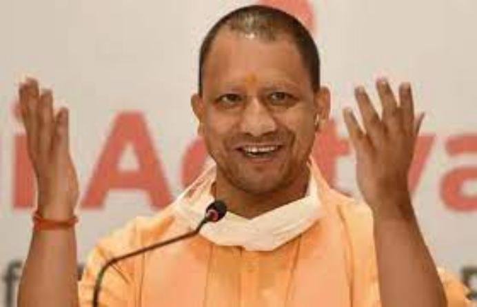 मुख्यमंत्री योगी ने आज आजादी का अमृत महोत्सव और रक्षा बंधन पर्व के एक दिन पूर्व प्रदेश को 150 बीएस 6 बसों की सौगात दी