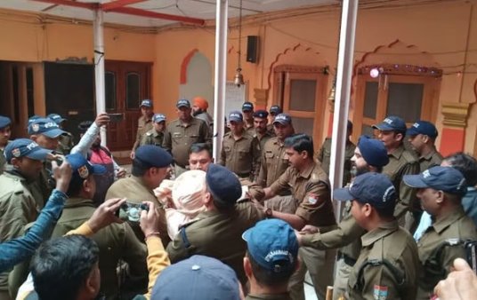 संपत्ति विवाद को लेकर निर्मल अखाड़े में घुसा दूसरा गुट