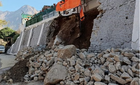 जोशीमठ में सीवर लाइनें न होने से नुकसान, 47 साल से जोशीमठ का अध्ययन कर रहे वैज्ञानिकों की रिपोर्ट