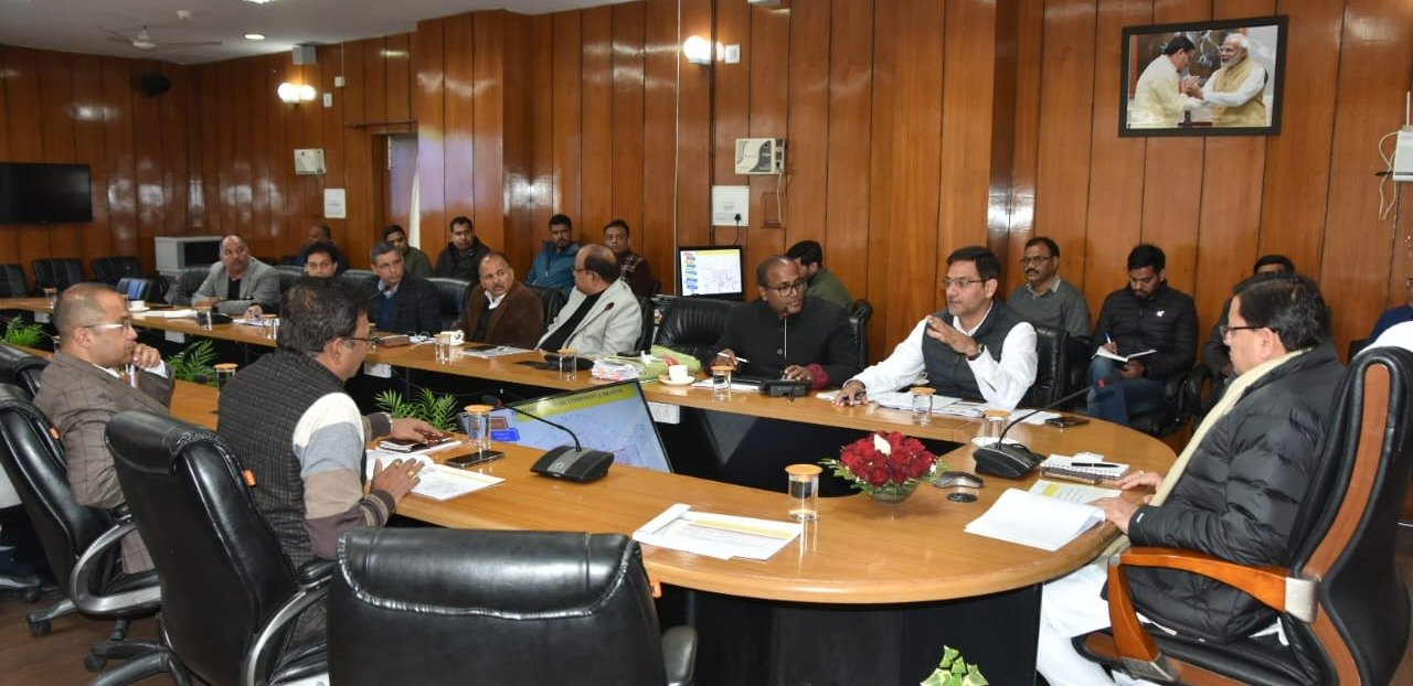 मुख्यमंत्री पुष्कर सिंह धामी ने मत्स्य पालन और उसकी मार्केटिंग को बढ़ावा करने के निर्देश दिए