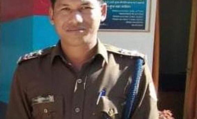 पुलिस के दरोगा जी विजिलेंस के द्वारा रिश्वत लेते रंगे हाथों गिरफ्तार
