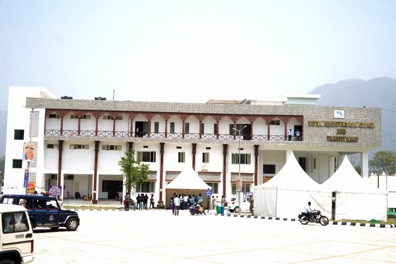 22.25 करोड़ रूपये की लागत से चारधाम यात्रियों के लिए बने रजिस्ट्रेशन ऑफिस कम ट्रांजिट कैम्प का लोकार्पण