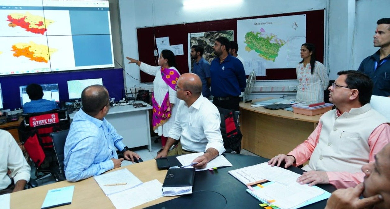 आपदा प्रभावितों के लिए आएगी नई योजना, सीएम धामी लिया बारिश से उपजे हालातों का जायजा