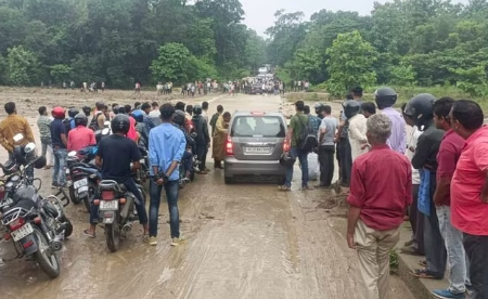 पहाड़ से मैदान तक बरसी आफत, कई लोग बहे, भवन हुए ध्वस्त