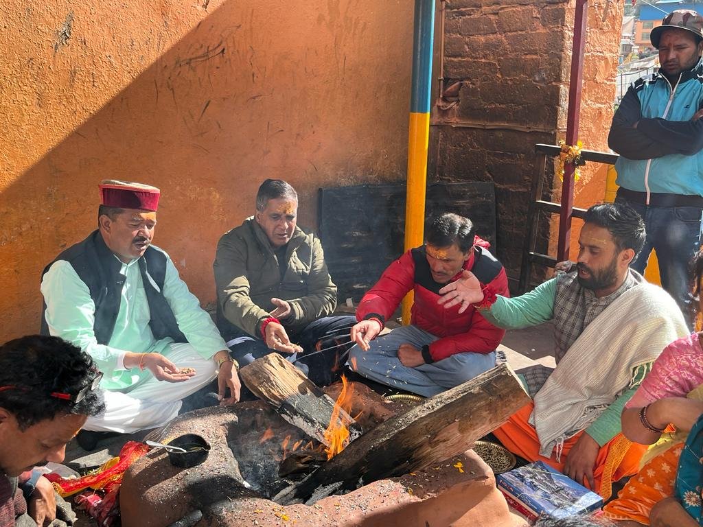 मुख्यमंत्री पुष्कर सिंह धामी के जन्म दिन के अवसर पर बदरीनाथ धाम में महाभिषेक एवं केदारनाथ धाम में रूद्राभिषेक तथा यज्ञ – हवन एवं विशेष पूजा अर्चना