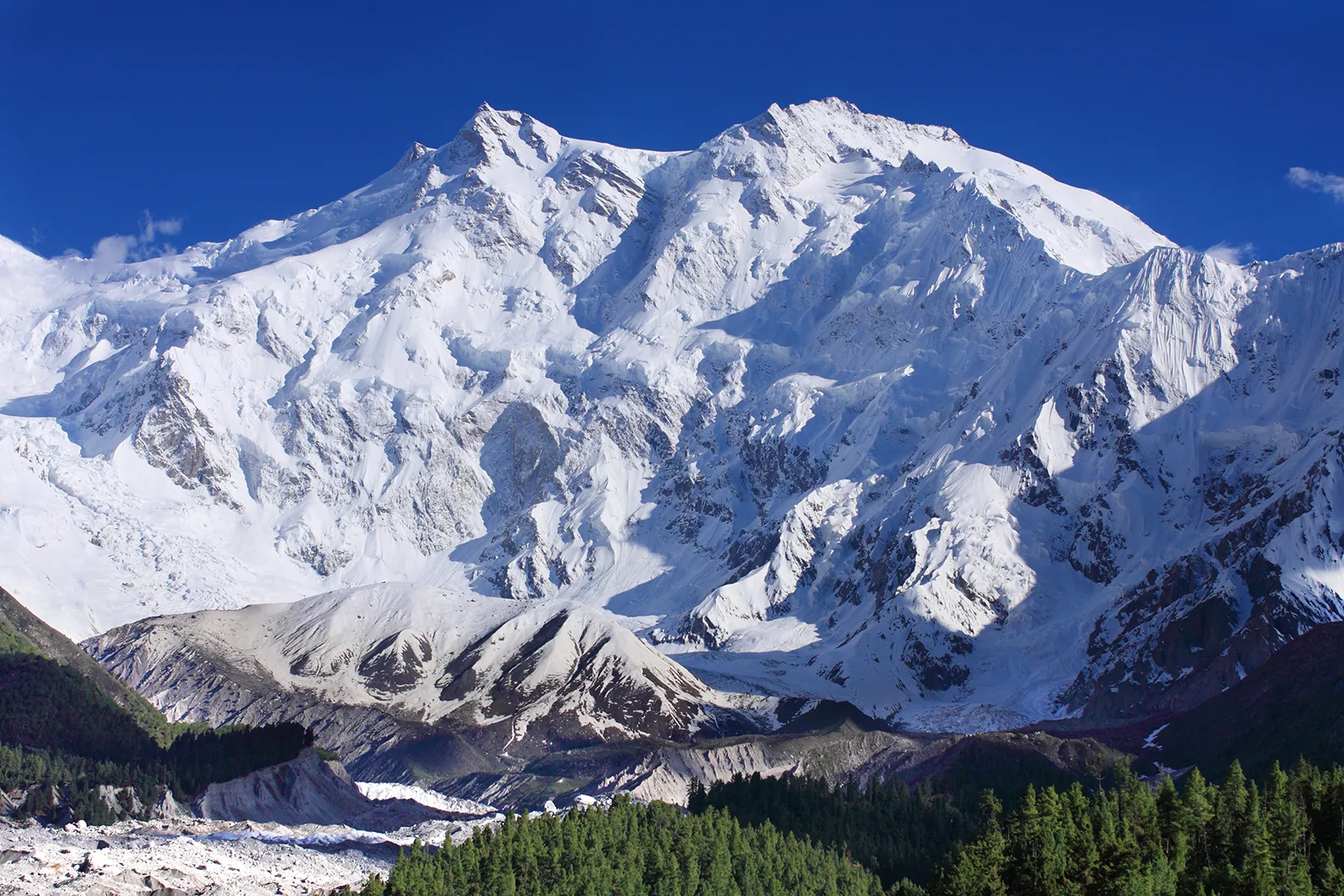 हिमालय दिवस : विकास की अंधी दौड़ को स्वीकार नहीं करता हिमालय