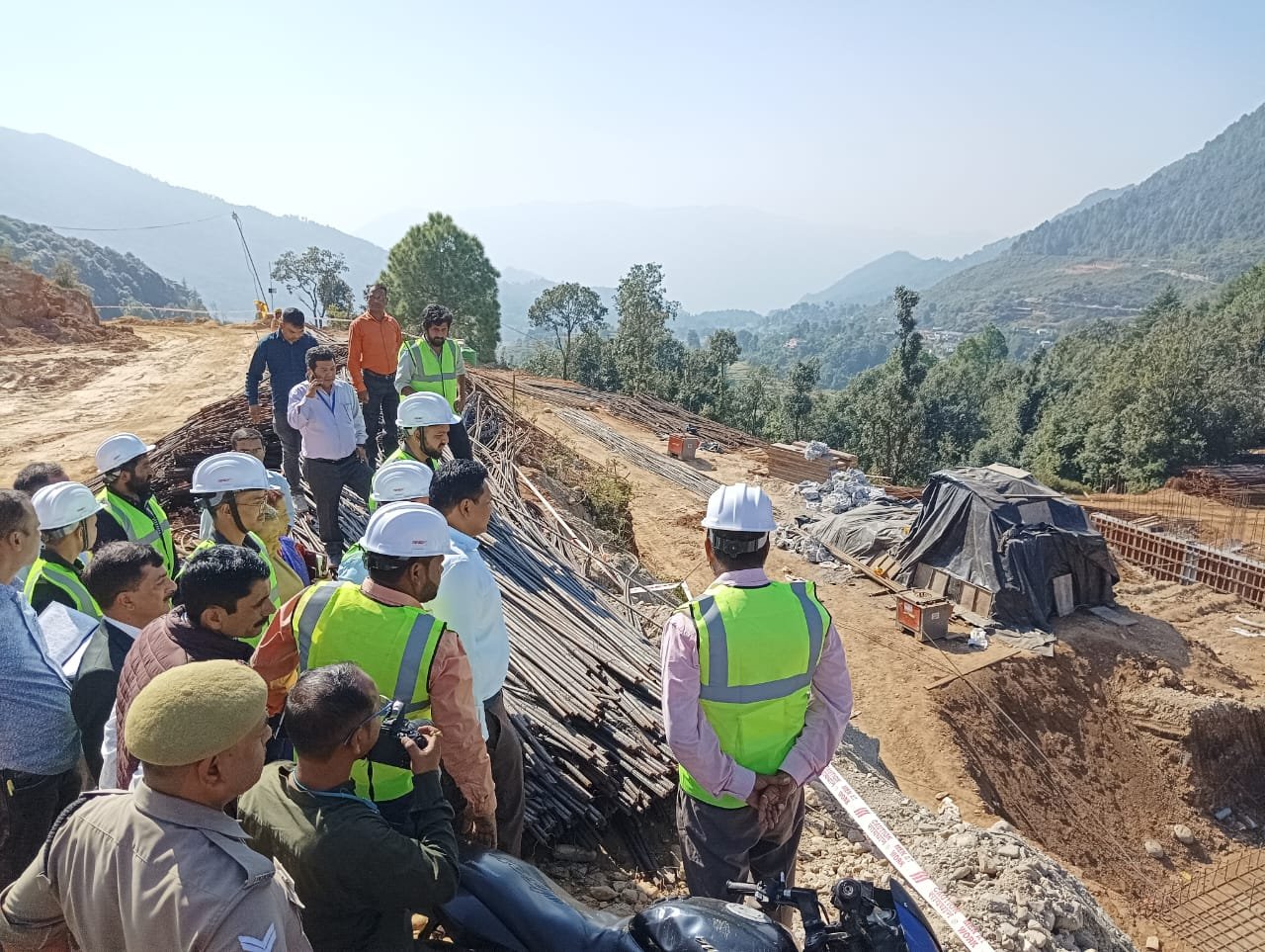 स्वास्थ्य सचिव जमीनी हकीकत से रूबरू होने के पहुंचे चम्पावत और पिथौरागढ़