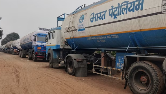 आईओसी, एचपी और भारत गैस के सभी चालक हड़ताल पर