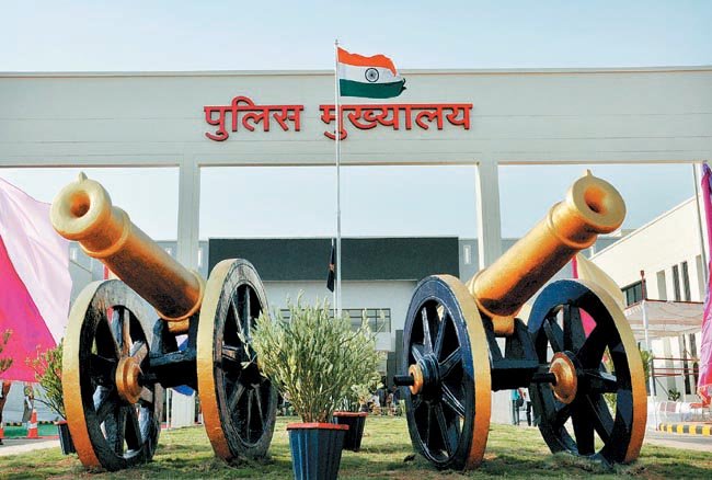 CG police Transfer: बड़ी संख्या में इंस्पेक्टर, सब इंस्पेक्टर और आरआई के तबादले, देखें पूरी लिस्ट