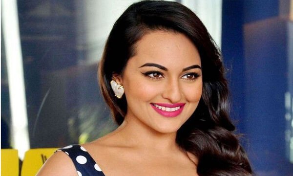 Sonakshi Sinha-Karan Rawal: एक और फिल्म लगी सोनाक्षी सिन्हा के हाथ, इस एक्टर के साथ रोमांटिक थ्रिलर में आएंगी नजर…