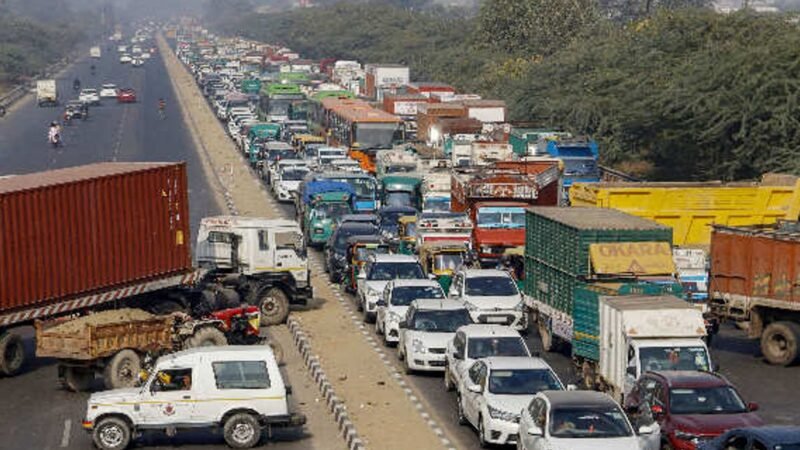 Kisan Andolan Farmers Protest 2024: दिल्ली जाने वाले ये रास्ते बंद, घर से निकलने से पहले जान लें