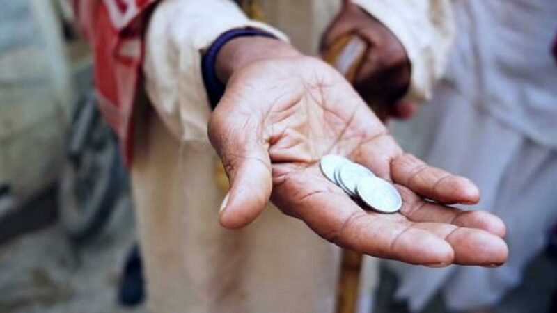 Indore Crime News: भीख मांग कर 45 दिन में कमा लिए ढाई लाख रुपए, भिखारन की हकीकत जान कर उड़ जायेंगे होश