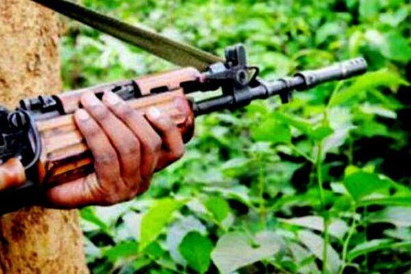 Bokaro Naxal Encounter: बोकारो में दूसरे दिन भी नक्सलियों और पुलिस के बीच हुई मुठभेड़, जमकर हुई फायरिंग