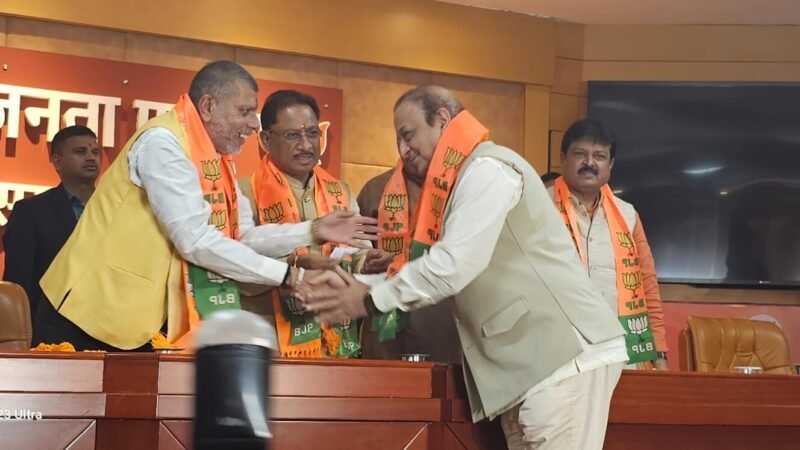 CG BJP: CG बीजेपी प्रवेशोत्सव: कांग्रेस व जकांछ के पूर्व विधायक, छालीवुड हीरो सहित सैकड़ों ने ली भाजपा की सदस्‍यता