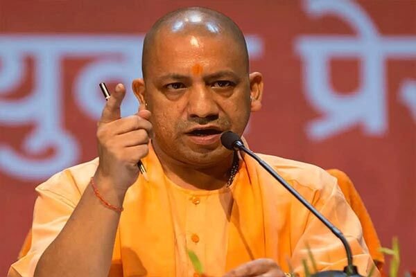 Uttar Pradesh News : युवाओं को केवल शिक्षित ही नहीं, बल्कि ज्ञानवान भी बनाना है : मुख्यमंत्री योगी