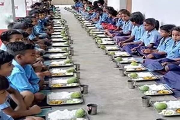 Nyota Bhojan: सीजी सरकार कराएगी ‘न्योता भोजन’: जाने क्या है न्योता भोजन, आदेश जारी होने के साथ ही लागू हुई योजना…
