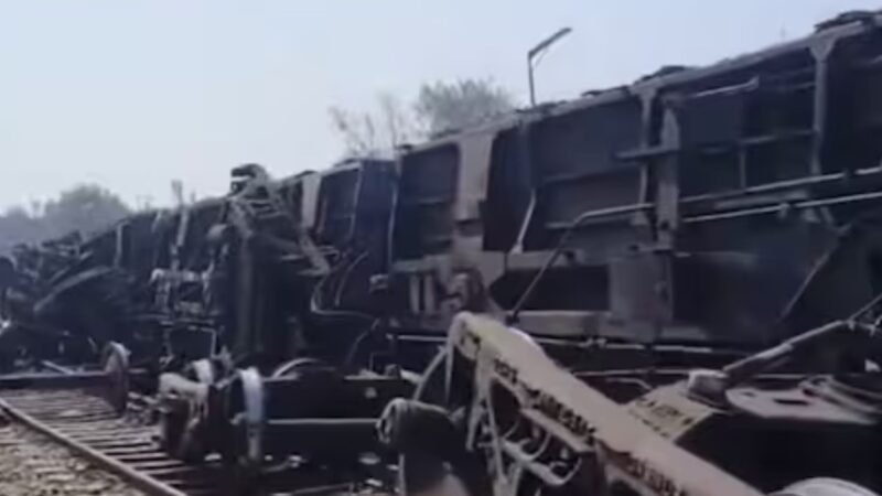 Delhi Train Accident News: दिल्ली में रेल हादसा, सराय रोहिल्ला स्टेशन के पास मालगाड़ी के आठ डिब्बे पटरी से उतरे