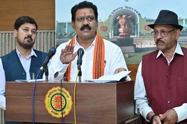 Mahila Sadan: प्रदेश में बनेंगे 11 हजार ‘महिला सदन’: विधानसभा में उप मुख्यमंत्री विजय शर्मा से संबंधित विभागों की अनुदान मांगें पारित