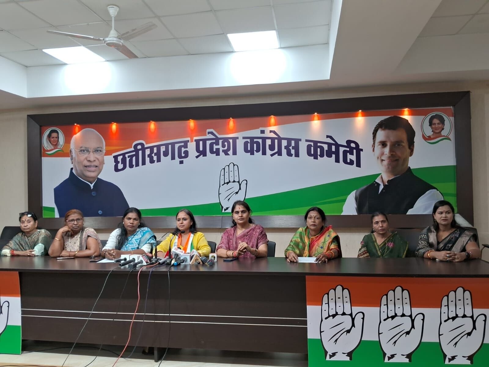 CG मोदी सरकार की विफल नीतियों के कारण बढ़ती महंगाई का साया भारतीय घरों पर गहराया: प्रीति उपाध्याय शुक्ला