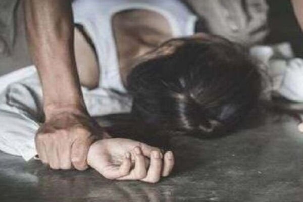 Jharkhand Crime News: झारखंड में दो लड़कियों के साथ सामूहिक दुष्कर्म, 3 नाबालिग समेत 11 गिरफ्तार