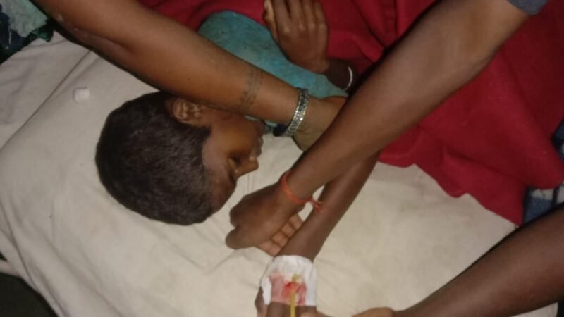 CG News: CG स्कूल में मध्यान्ह भोजन के दौरान बिजली गिरने से एक बच्चे की मौत, 4 घायल