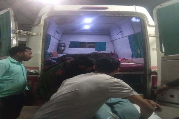 Jashpur News: सीएम कैंप बगिया बना आशा का केन्द्र: सीतापुर के घायल जय कुमार को मिली एम्बुलेंस की सुविधा, रायपुर में इलाज जारी