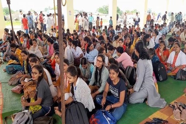 CG-स्वास्थ्य विभाग के अधिकारी-कर्मचारियों के लिए अच्छी खबर, हड़ताल अवधि का अर्जित अवकाश स्वीकृत…