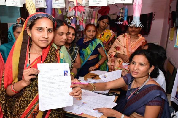 CG Mahtari Vandan Yojana: महतारियों के लिए Good न्यूज़, आज भी खुले रहेंगे बैंक, करा पाएंगे बैंक से जुड़ा ये काम…