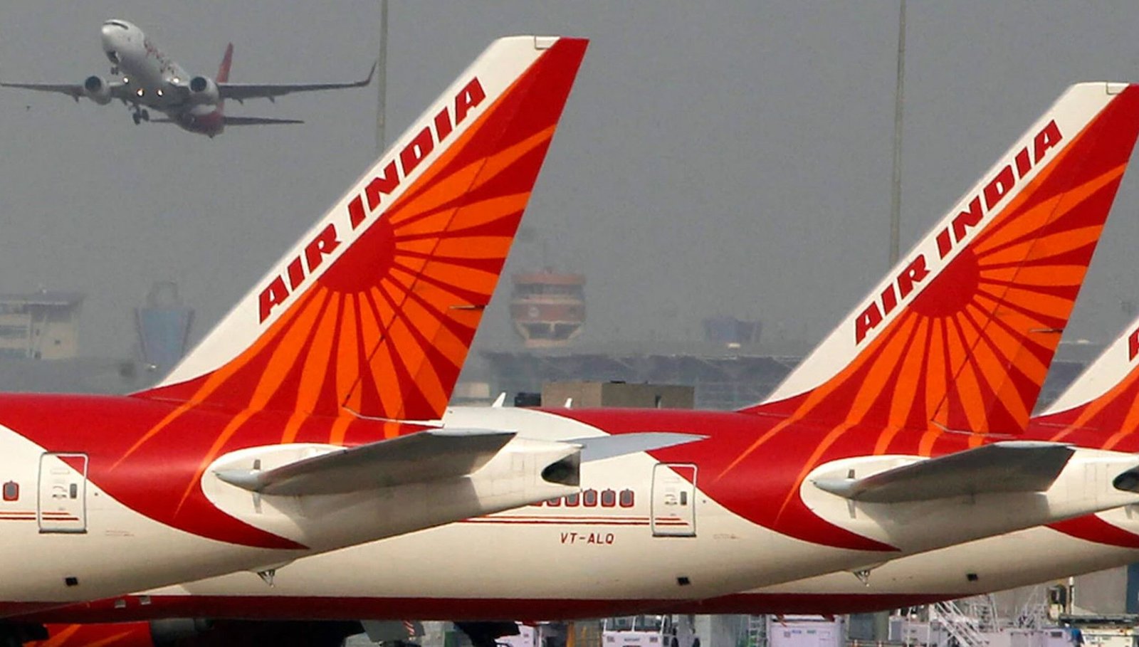 Fine On Air India: DGCA ने Air India पर ठोका 30 लाख का जुर्माना, व्हीलचेयर न मिलने पर 80 वर्षीय बुजुर्ग की मौत का है मामला