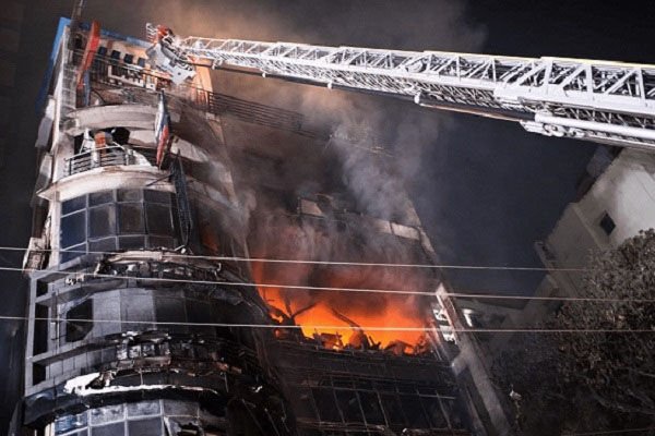 Bangladesh News: सात मंजिला इमारत में लगी भीषण आग, 43 लोगों की मौत, कई झुलसे…