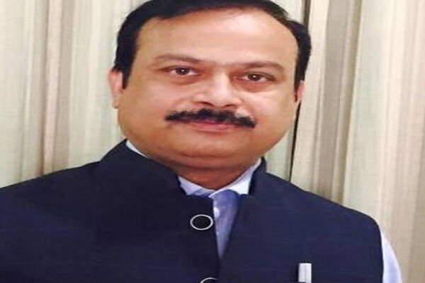 MP IAS News: भ्रष्टाचार मामले में बुरे फंसे IAS दीपक सिंह, पीएम मोदी तक पहुंची शिकायत, जाने पूरा मामला