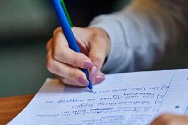 UP Board Paper Leak: यूपी बोर्ड ने ‘पेपर लीक’ होने से किया इनकार, बोर्ड सचिव बोले "परीक्षा के 1 घंटे बाद पेपर शेयर हुआ, तो ‘पेपर लीक’ कैसे ?