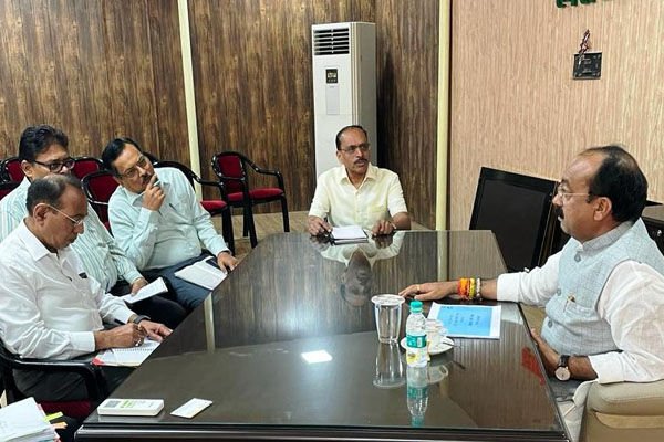 CG News: डिप्टी CM अरुण साव ने अधीक्षण अभियंताओं और कार्यपालन अभियंताओं को फील्ड में उतरकर मॉनिटरिंग करने को कहा